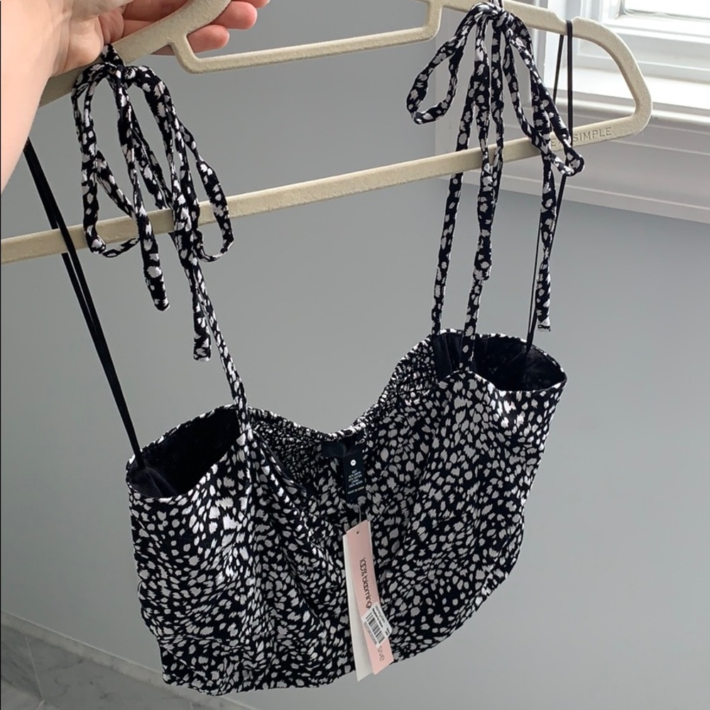 NEW | Cropped Adjustable Blouse - Picture 4 of 9
